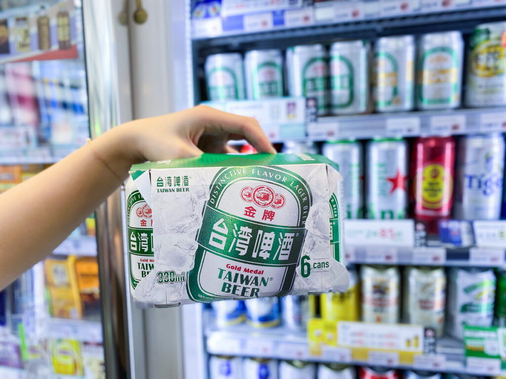 應援世棒賽！萊爾富台中指定門市限定開賣7款WBC聯名口罩，邀您一同為中華隊加油。警語（禁止酒駕，酒前酒後不開車，安全有保障；未滿十八歲禁止飲酒）