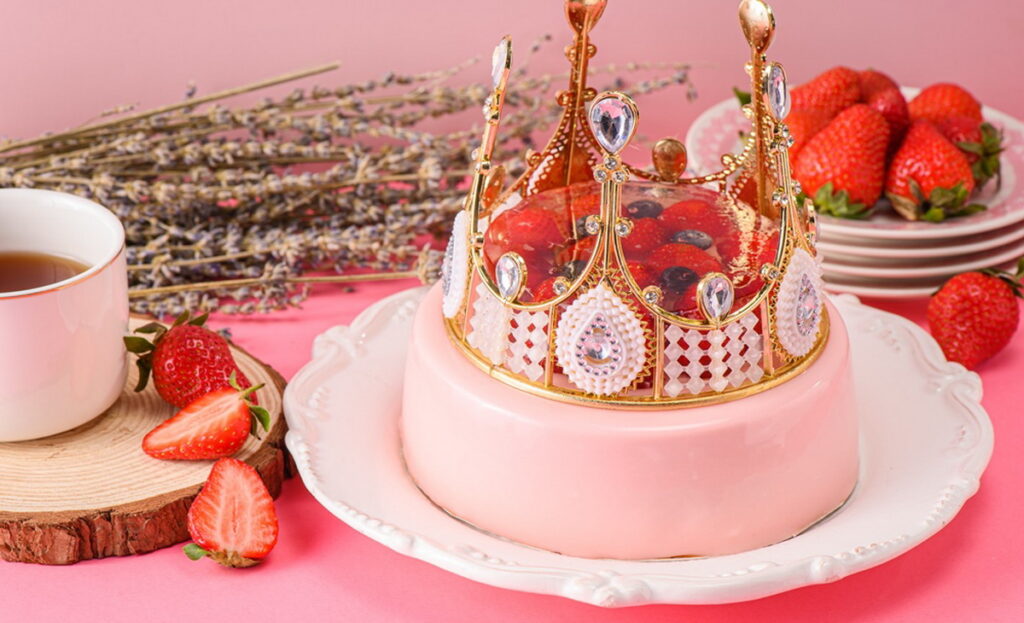 萊爾富販售法布甜草莓皇冠蛋糕 ，NT 1,280 元