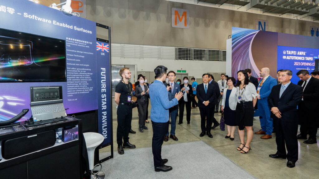 2023 年「台北國際汽機車零配件展（TAIPEI AMPA）」、「台北國際車用電子展
（AUTOTRONICS TAIPEI）」及「台灣國際智慧移動展（2035 E-Mobility Taiwan）」於今(12)日在台北南港展覽館 1 館 1&4 樓盛大開展。