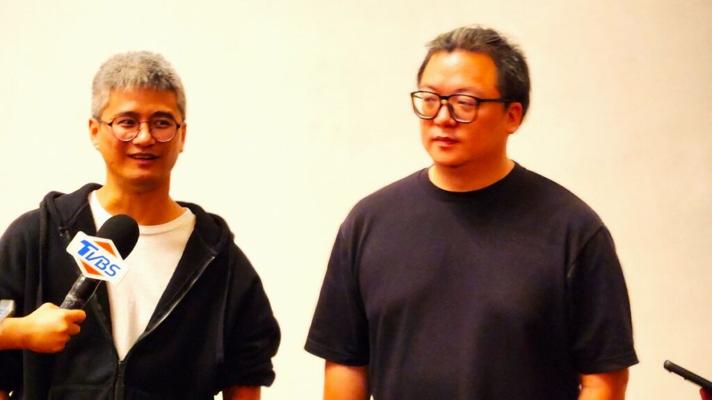 導演暨編舞家謝杰樺（左）、科技技術統籌王伯宇（右）。（圖/陳惠玲攝影）