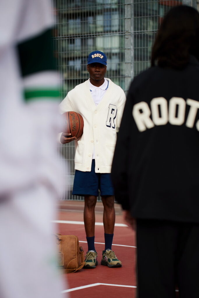 Roots 2023年春夏以工作服&經典學院風格為靈感、並維持略微寬鬆的剪裁延伸戶外生活風格穿搭-男裝