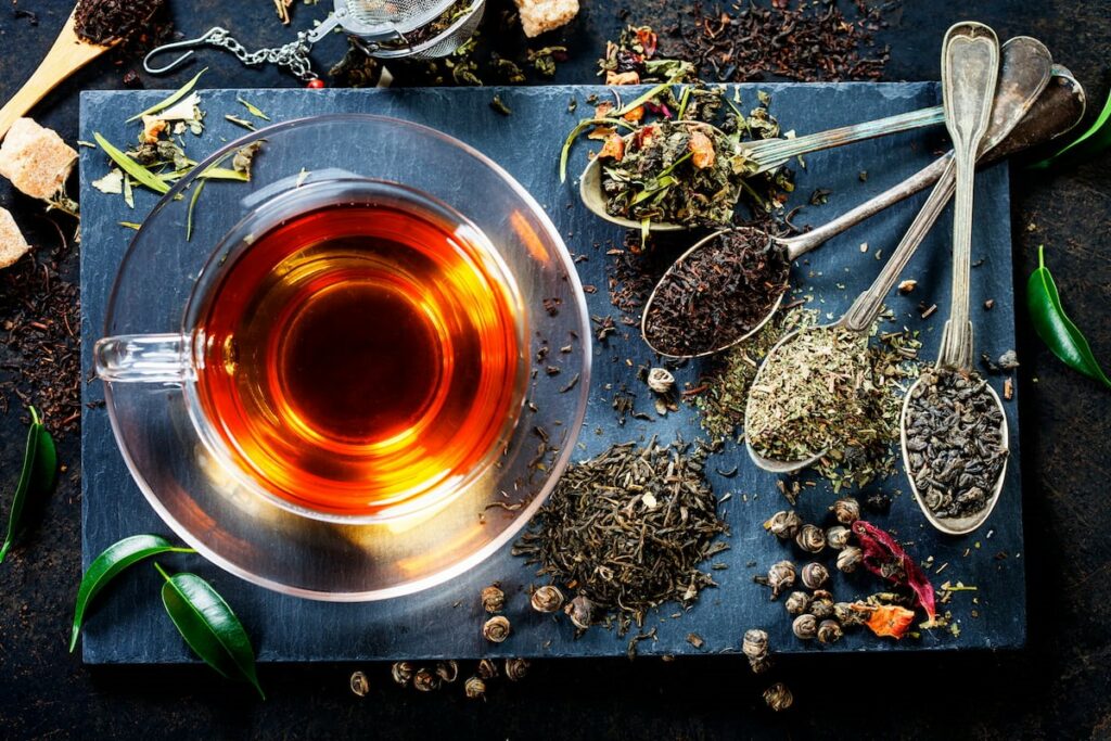 「WILD FLOWER GARDEN」區域與台灣品牌「芯身美茶」合作，其提供的茶葉，據說飲用後對身體或美容有良好效果。（照片來源：NAKED FLOWERS FOR YOU Ⓒnaked inc.）