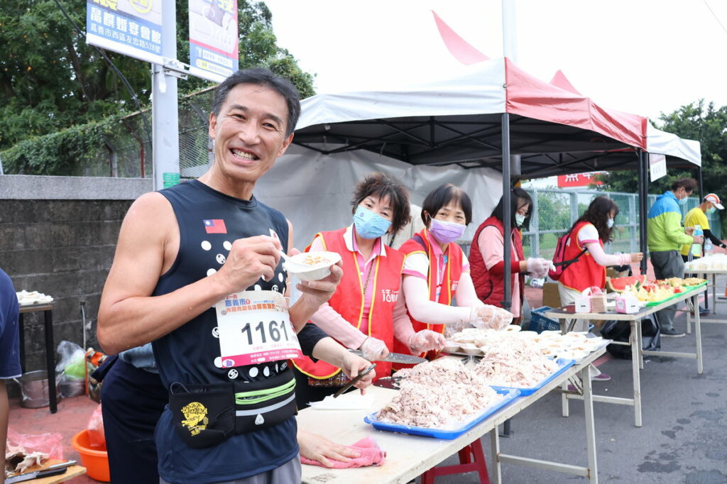 日籍跑者驚呼火雞肉飯美味