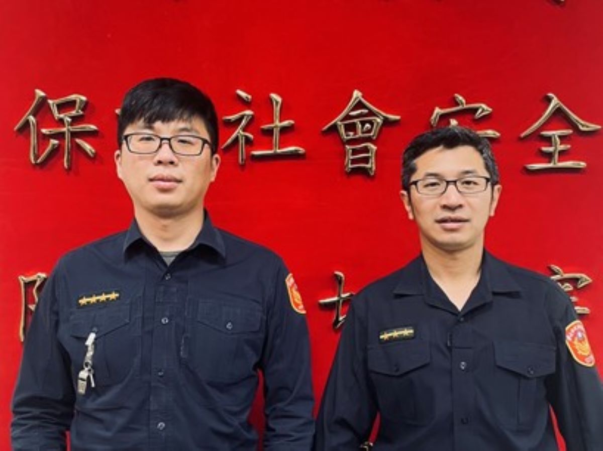 文德派出所副所長陳明昶(左)、警員黃仲瑤(右)。