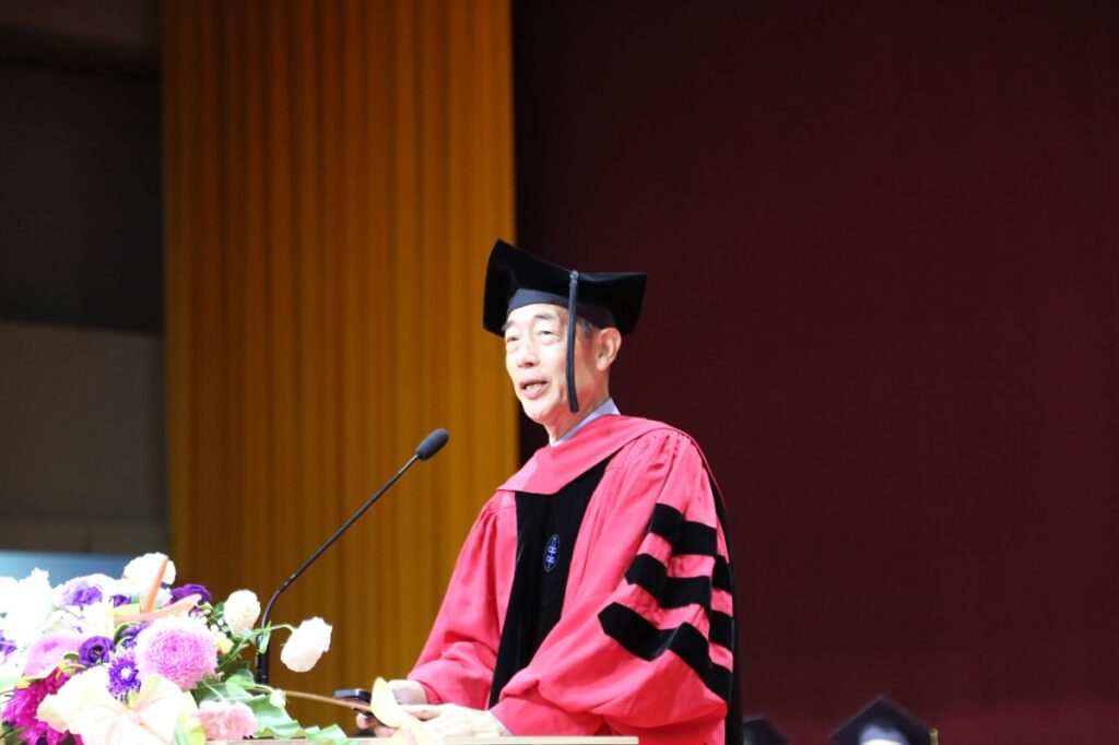 東海大學董事長吳清邁致詞勉勵畢業生。（圖/東海大學提供）