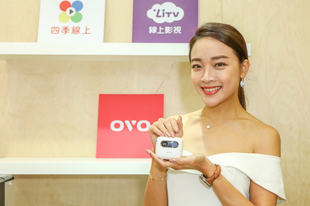  OVO 耗時三年研發的話題投影機小蘋果 U1，將於今年第三季在日本展開群眾募資
