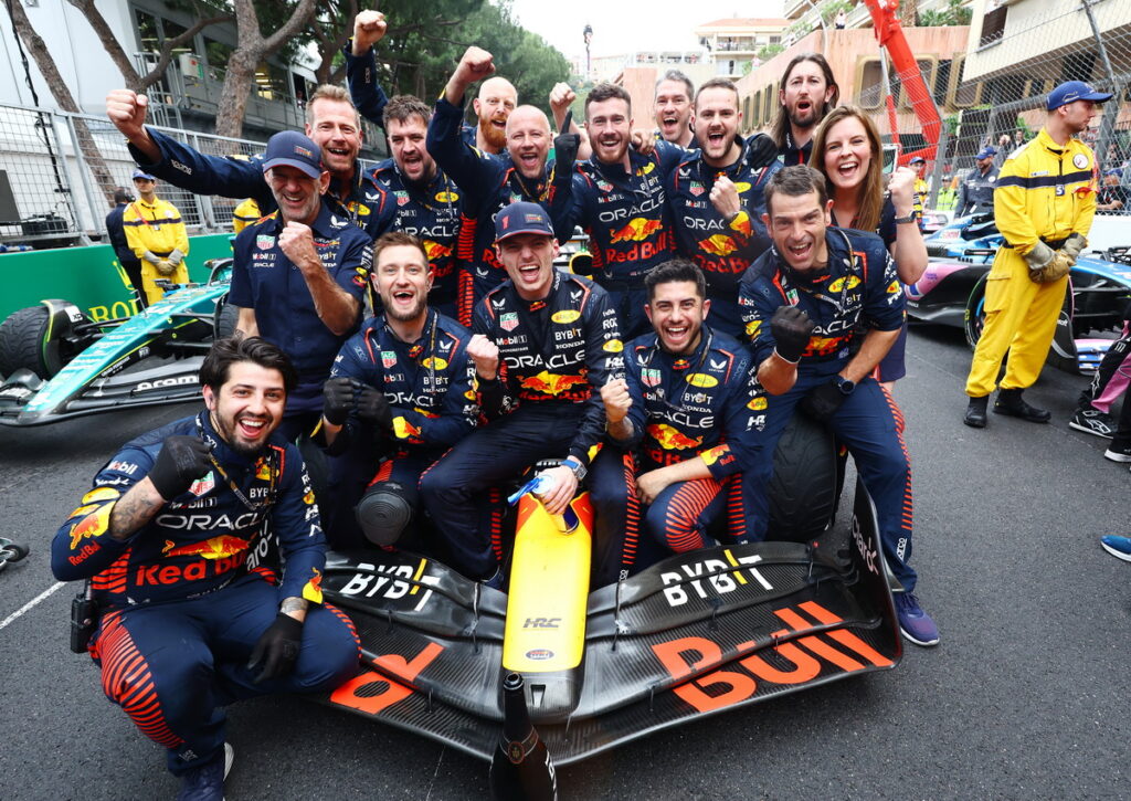 Red Bull車手Max Verstappen從竿位起步並全程領跑，二度奪下摩納哥大獎賽冠軍-