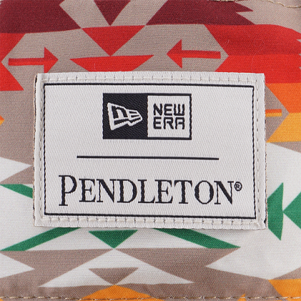 「PENDLETON」系列標誌性「Tucson」圖騰，帽款跳色設計洋溢著異國情調。