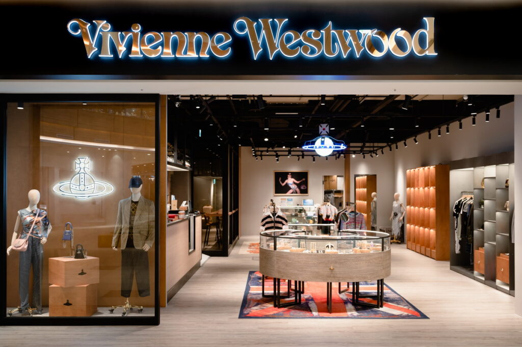【Vivienne Westwood台中Lalaport店】Vivienne Westwood插旗台中三井Lalaport 全新絕美店裝曝光