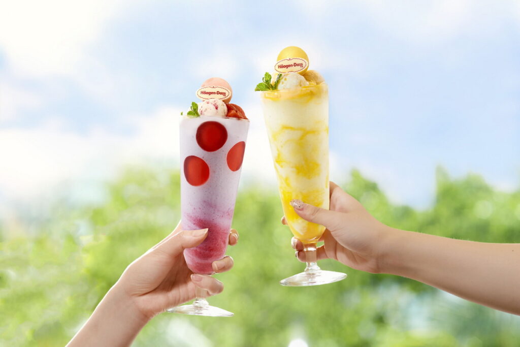 Häagen-Dazs在今年炎夏推出全新馬卡龍冰淇淋凍飲，以獨特口感與繽紛色彩打造視覺味覺的雙重饗宴！