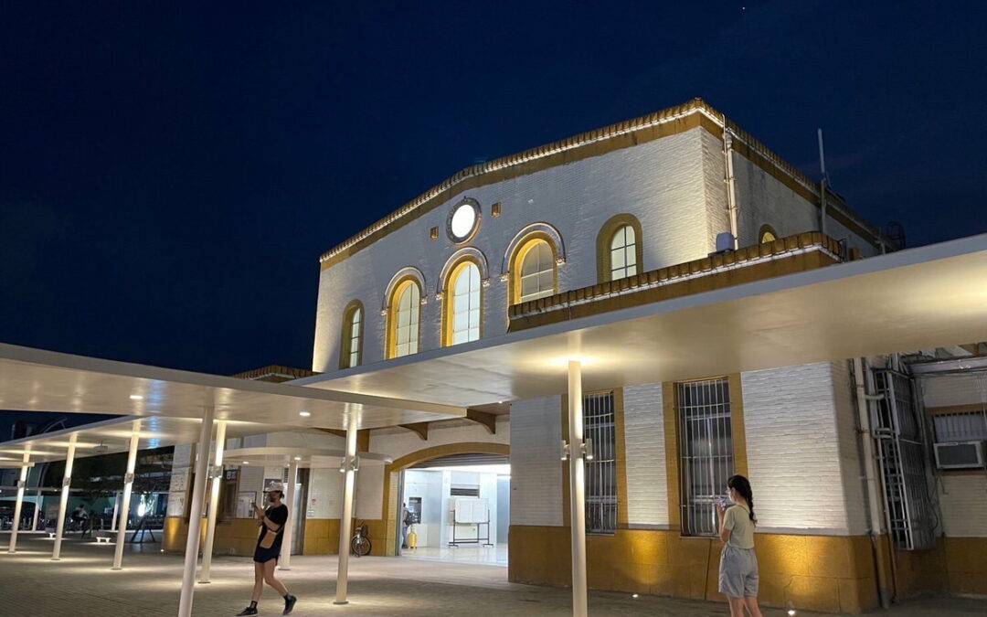 嘉義市再添新亮點 火車站光環境重塑古蹟美感