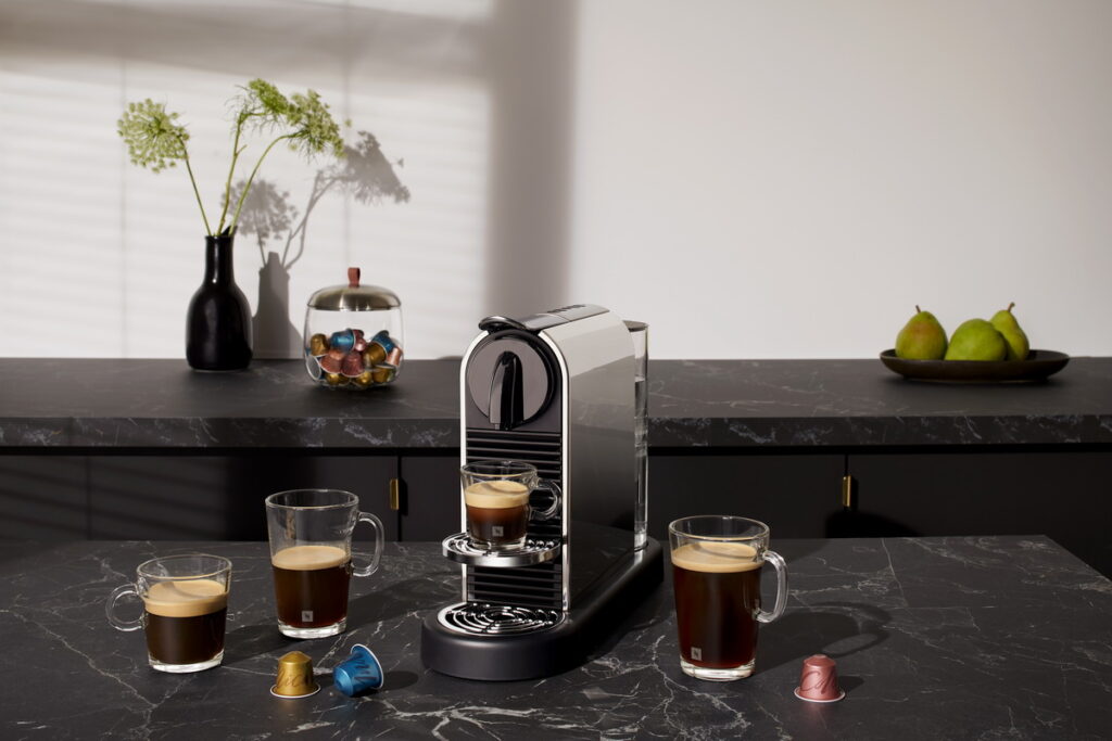 新款高階咖啡機CitiZ Platinum外型時尚，搭載多種咖啡杯量，適合追求生活品味與便利的都會人士