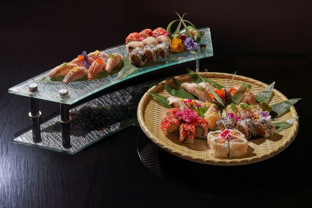 新任日式料理主廚嚴選新鮮現流生魚片，喜愛海鮮旬味的饕客不容錯過。