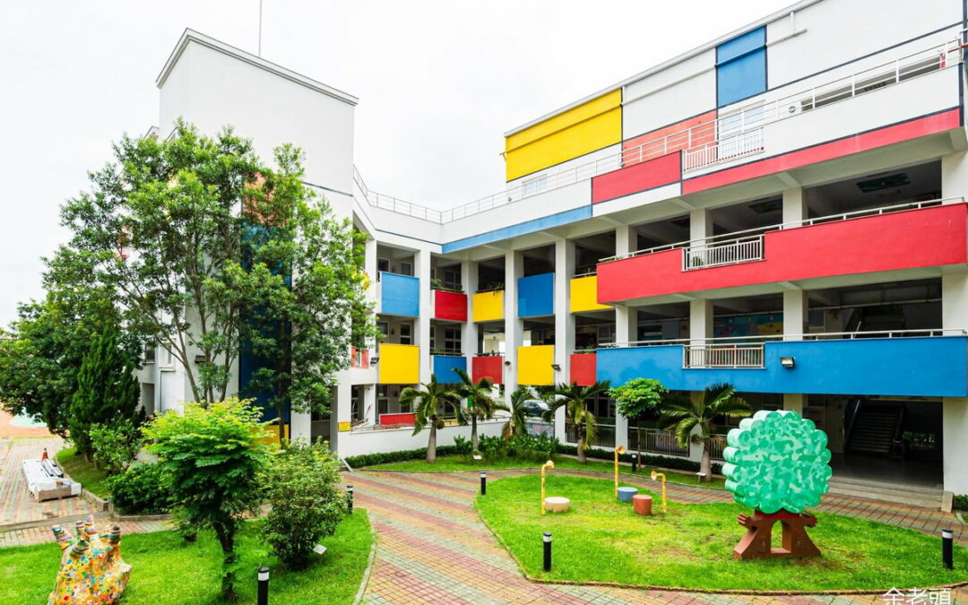 嘉市精忠國小蒙德里安風格校舍躍上教科書 教育融合建築之美被全台灣看見