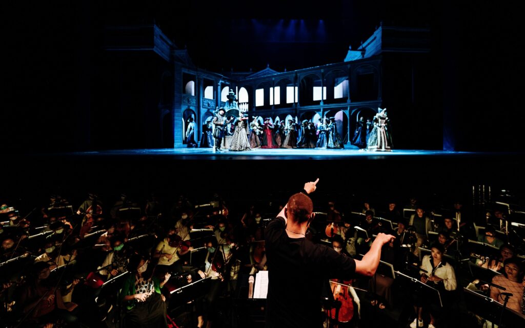  2022年簡文彬指揮威爾第歌劇《唐卡洛》（圖片提供／衛武營國家藝術文化中心）