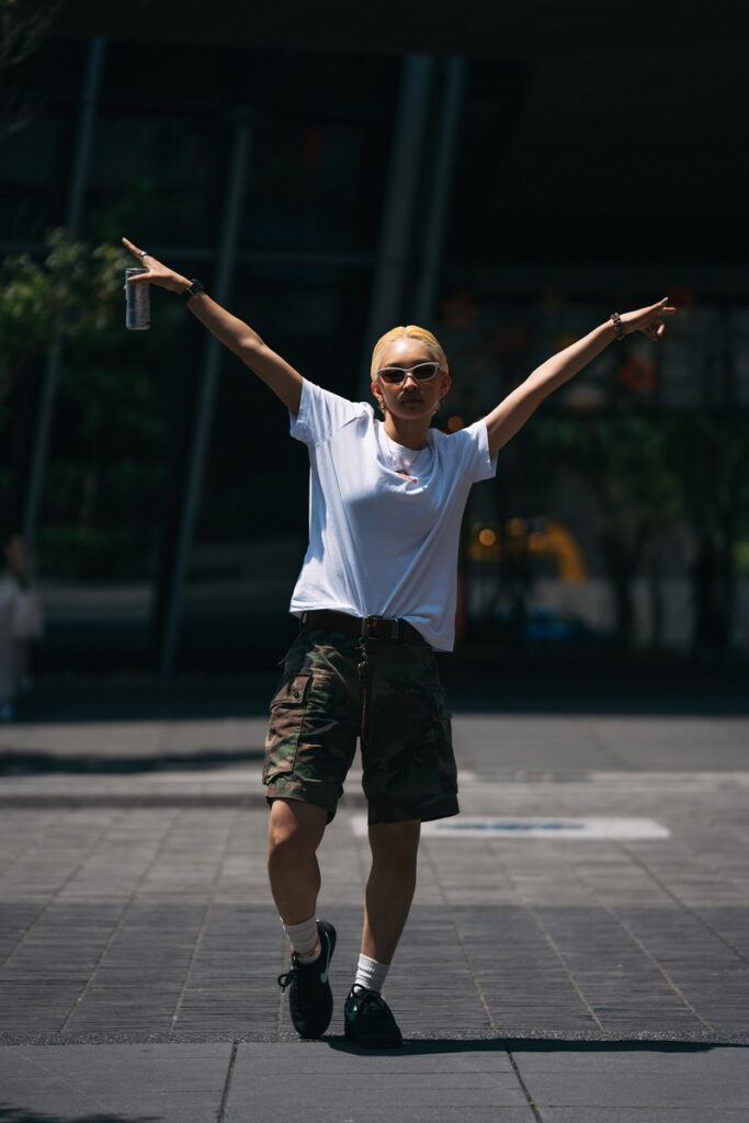 Red Bull Dancer Kyoka日前在疫情後首度訪台，並現身信義區街頭獨舞拍攝，展現她獨有的日式潮流風格。
