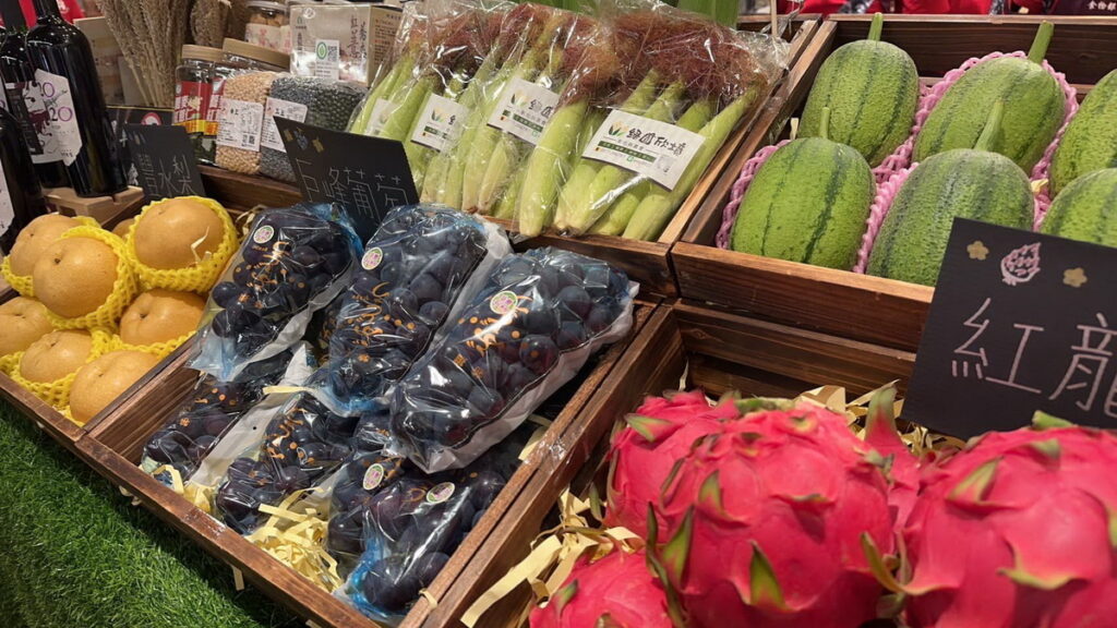 微風超市與彰化二林鎮在每年盛夏舉辦「二林三果展」