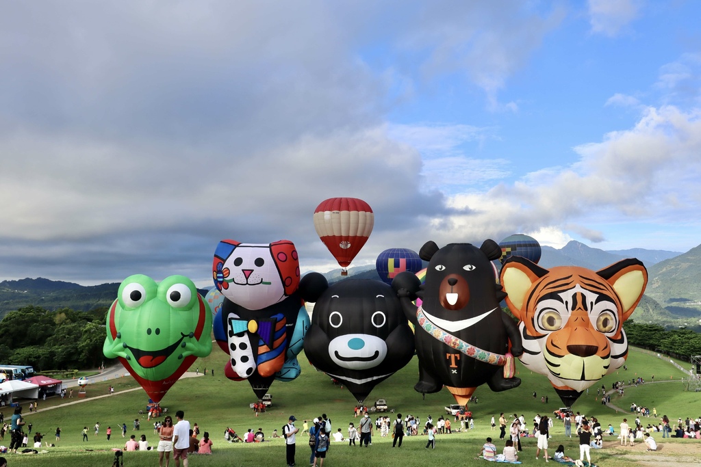 台東熱氣球嘉年華在鹿野高台舉辦，圖_「丁小羽」部落格提供。