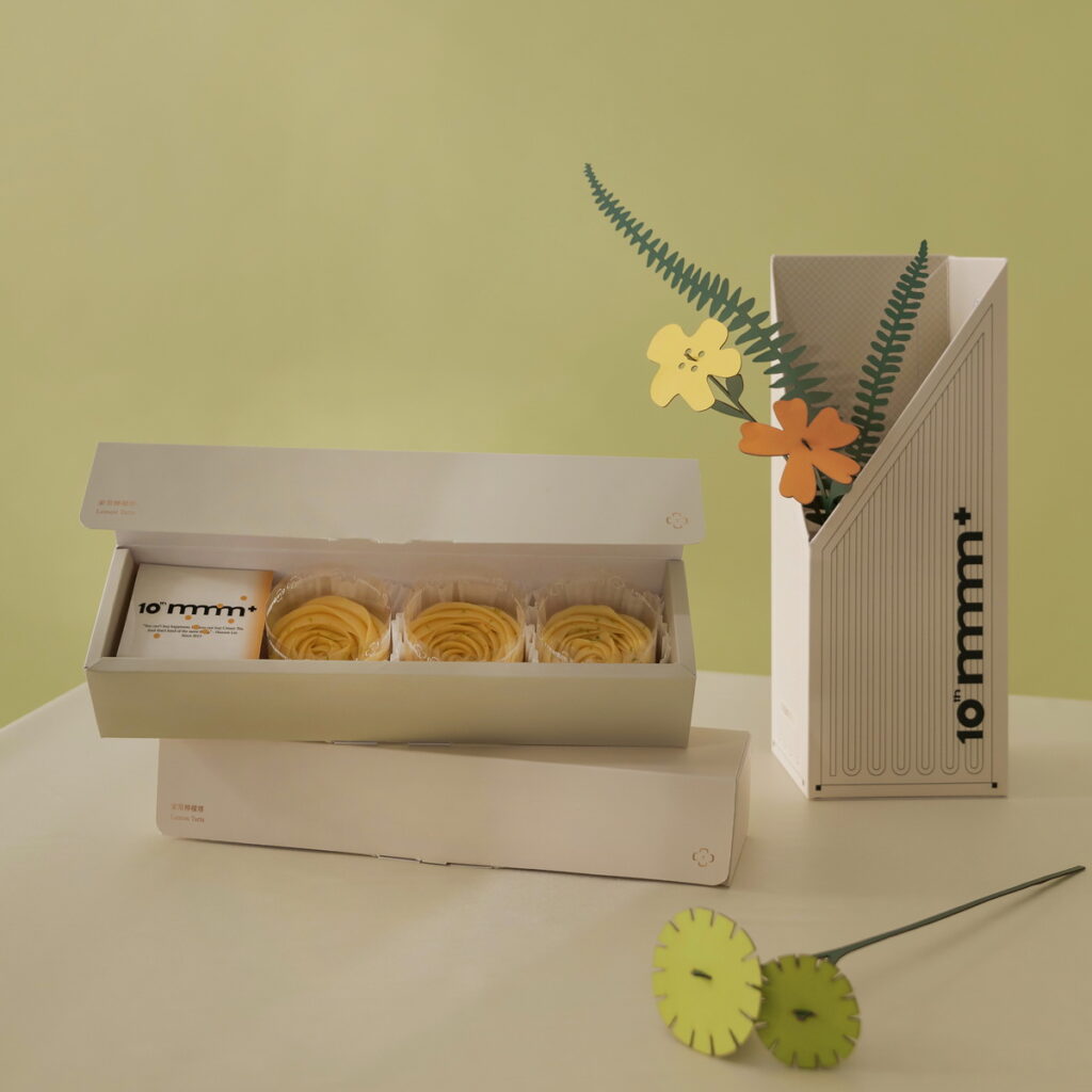creammm.t 與剪紙藝術家Wuba合作花器禮盒限定上市，推薦價$580。
