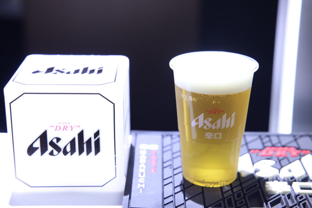 ASAHI是第一屆500碗的指定用酒。圖／500輯提供警語（禁止酒駕，酒前酒後不開車，安全有保障；未滿十八歲禁止飲酒）
