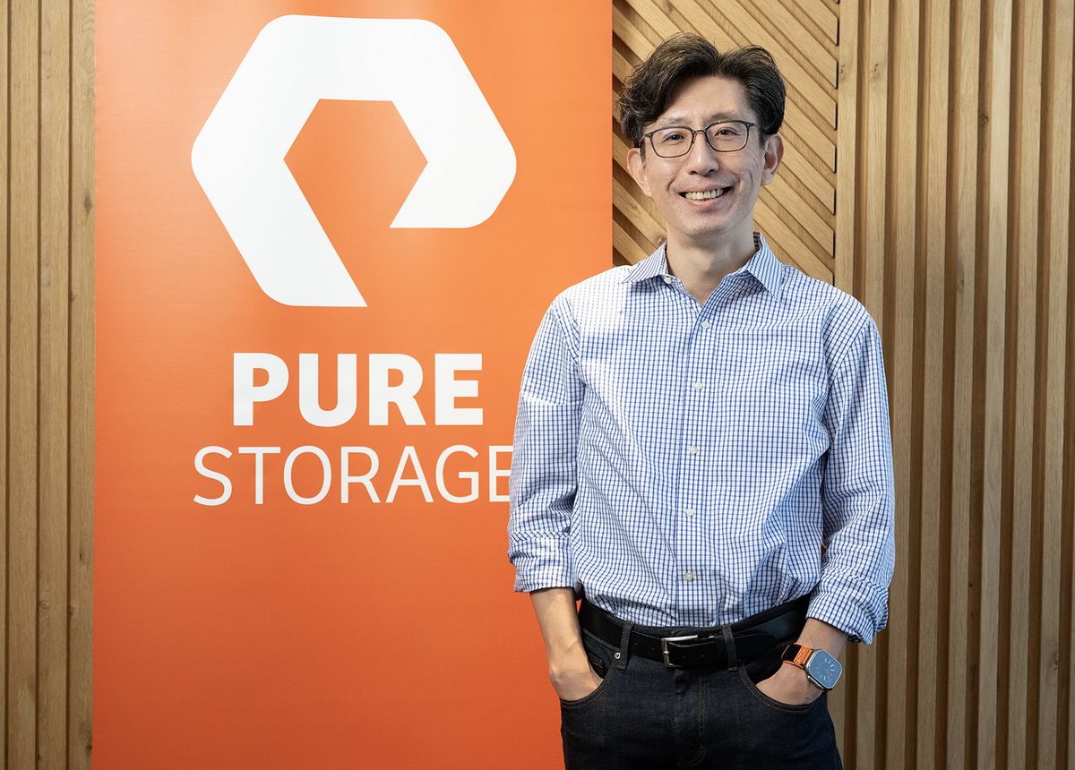 Pure Storage提供滿足所有儲存需求的全快閃解決方案。圖為Pure Storage大中華區技術總監何與暉