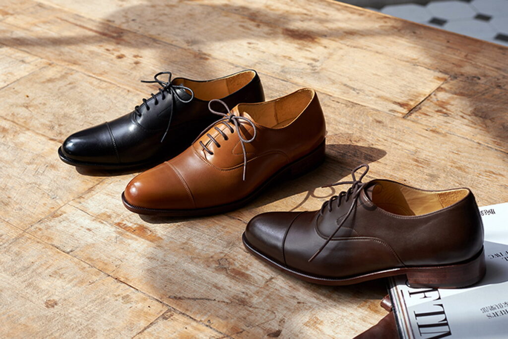 ▲林果良品以傳承數十年的製鞋經驗與上百道的鞋履工序，手工製作適合臺灣人腳型的紳士皮鞋。