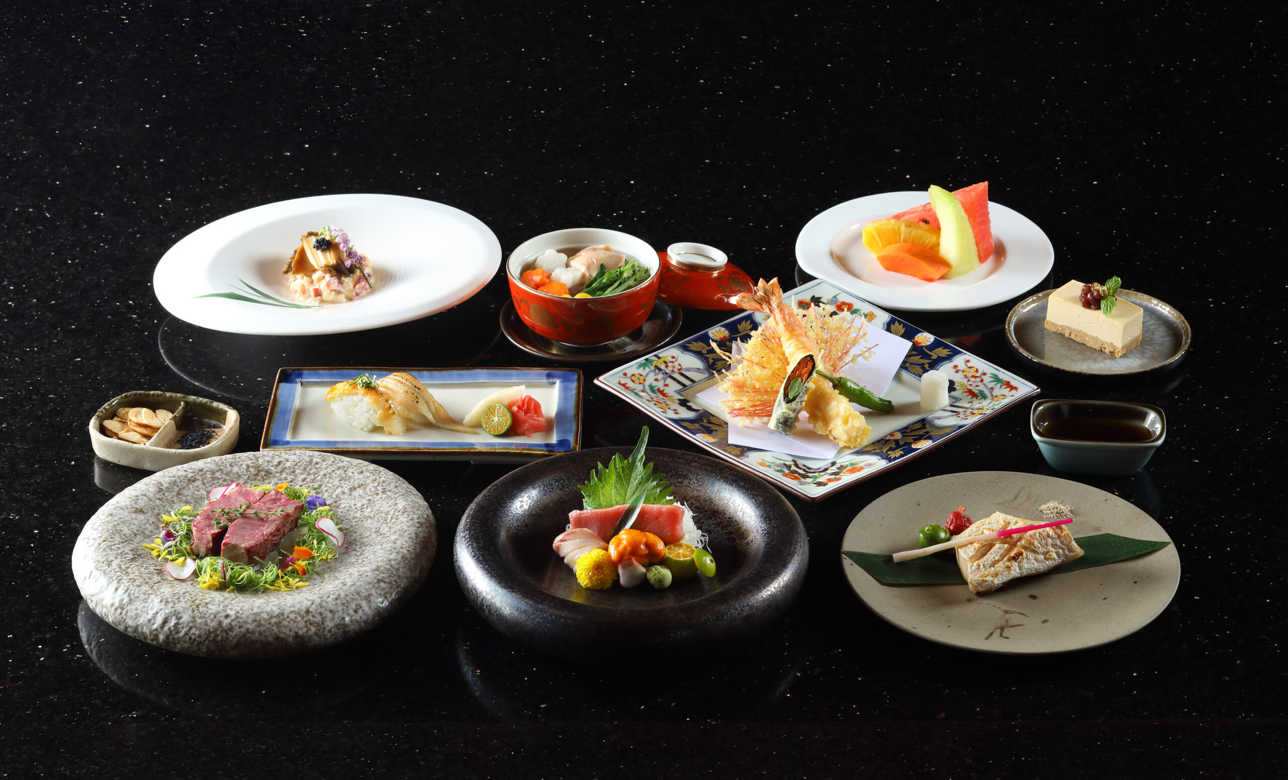 「夏之饗宴-艷夏蠔情」季節限定日式頂級套餐，定價在2000元以上，只到八月底