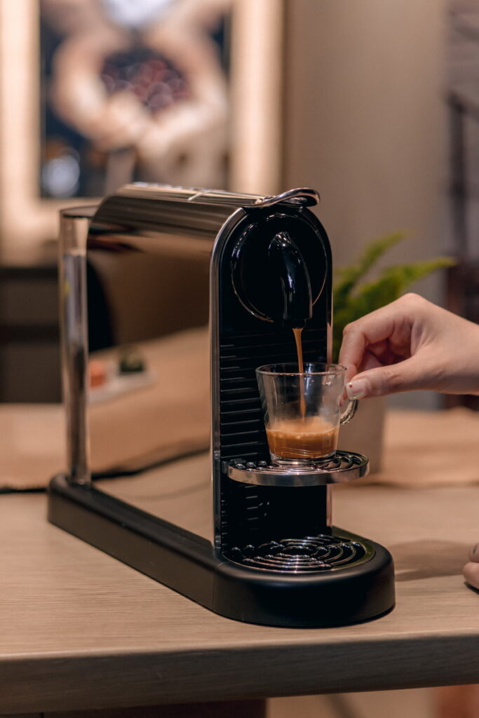 只需要簡單按鍵，就能享受高品質手沖感咖啡（照片來源：@factoryxii）