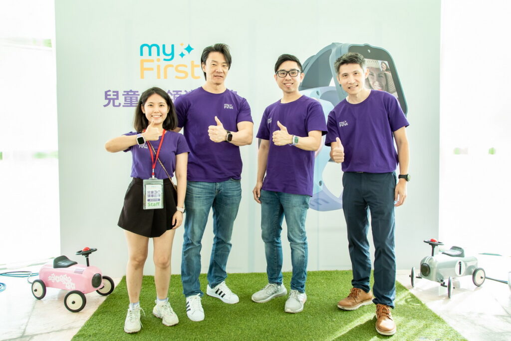 myFirst最初是由一群擁有電子產業背景的父母創立，希望在通過有趣創新的3C產品來豐富孩子的學習