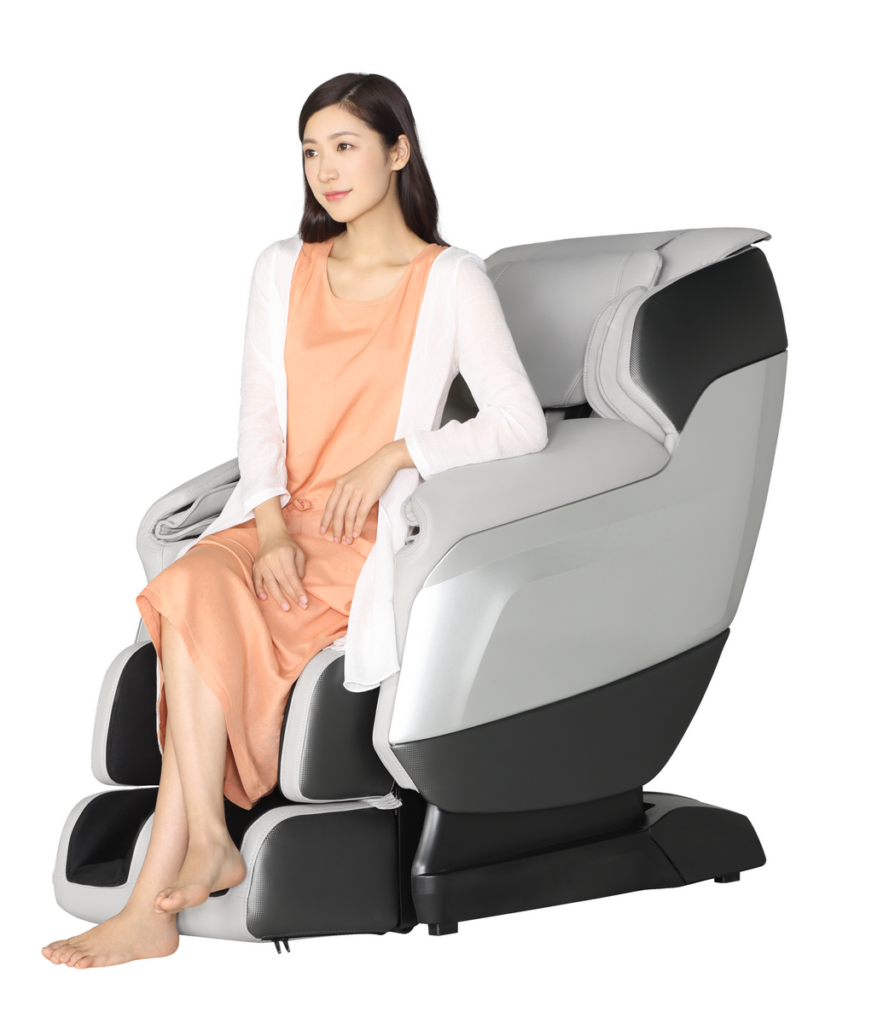 ▲東森購物網推出「超級犒爸節」，全站滿額即可送仿太空艙設計Bakkarat豪華按摩椅 (顏色隨機出貨)。
