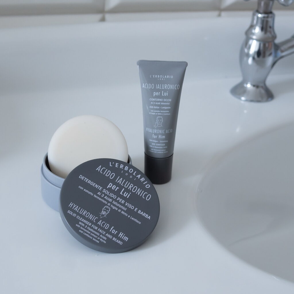 「三重透明質酸男士潔顏皂」，專為臉部和鬍鬚的日常清潔打造，能幫助肌膚提升含水量。