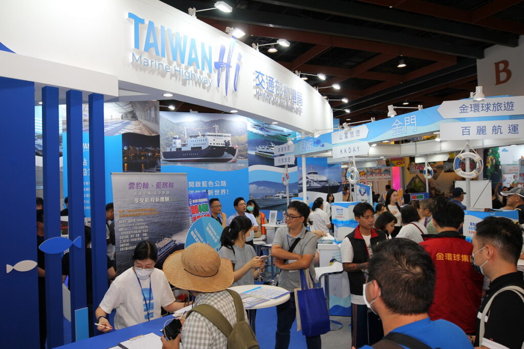 海想要玩TAIWANHi展攤，吸引許多民眾觀展。
