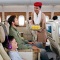 小小旅客們可透過阿聯酋航空屢獲殊榮的ice機上娛樂系統，收看最新上映的院線電影及各式兒童電視節目。