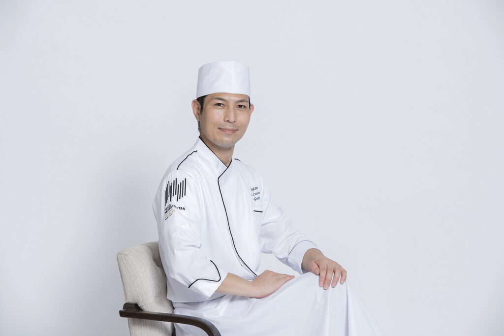 JR東日本大飯店台北HAYASE料理長郡司行雄來自日本仙台，專精傳統日本料理、懷石料理、天婦羅、活魚、鍋物與牡蠣料理等。