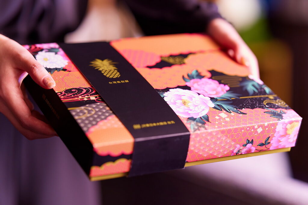 _JR東日本大飯店台北推出的「台灣香草鳳梨酥禮盒」每盒售價660元是節慶送禮的好選擇