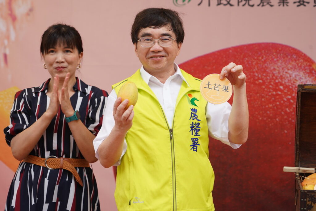 農糧署陳啓榮主任秘書教導消費者如何選購優質芒果