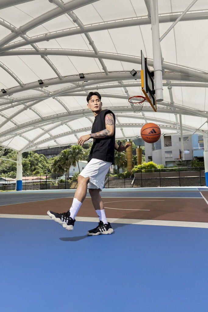  Trae系列愛好者的韋翰，挑選籃球鞋同樣也以重量輕盈、抓地力強為首要條件