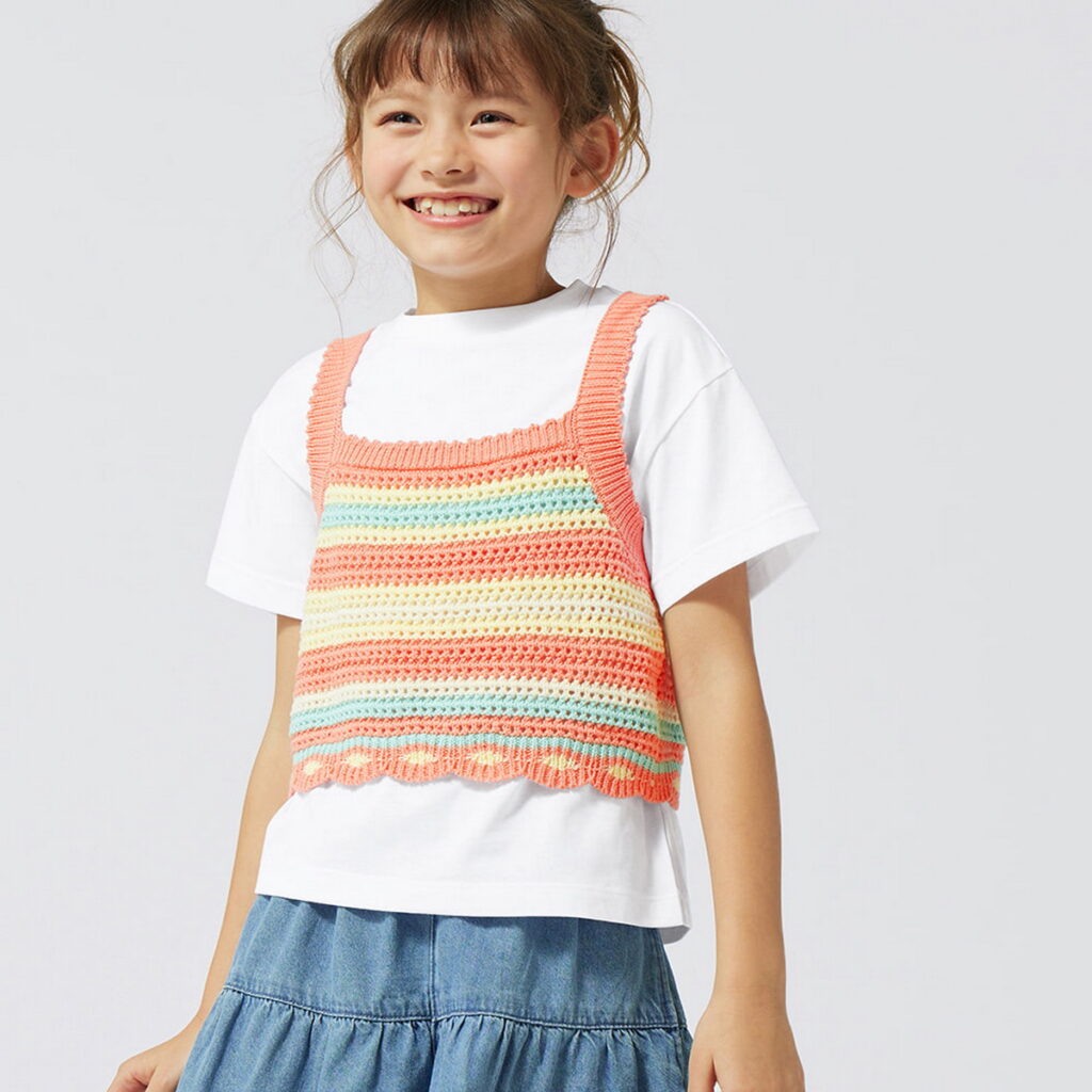 GU「女童針織細肩帶上衣組」兩穿設計可以幫寶貝創造更多時尚穿搭，GU會員週限定優惠價$490元。