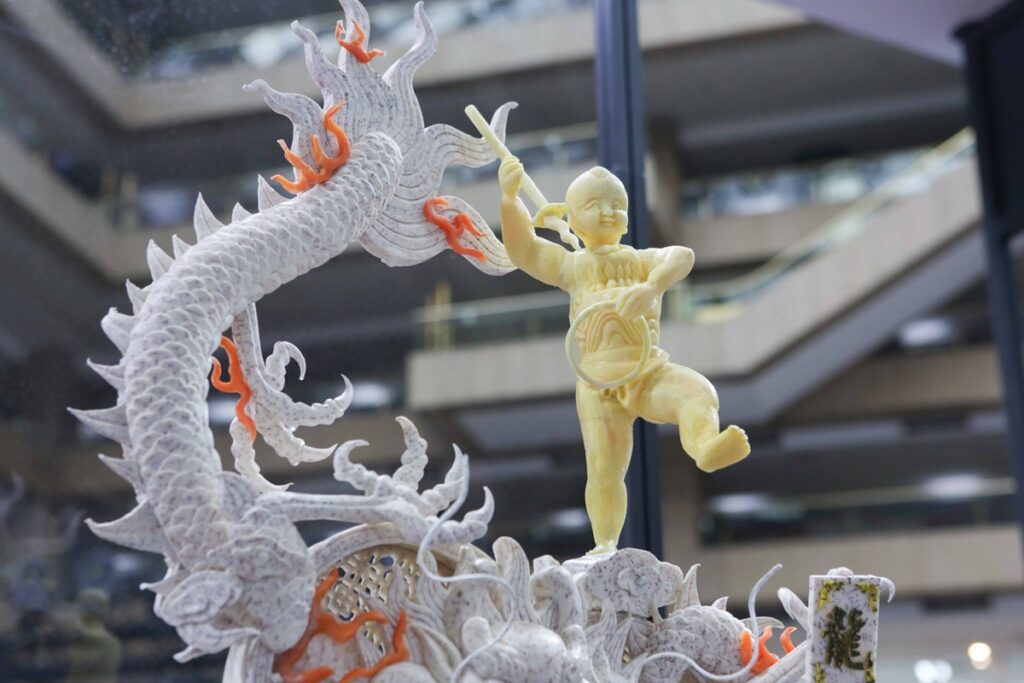 國際金牌果雕高世達於藝鳴驚人展出精湛蔬果雕刻藝術品