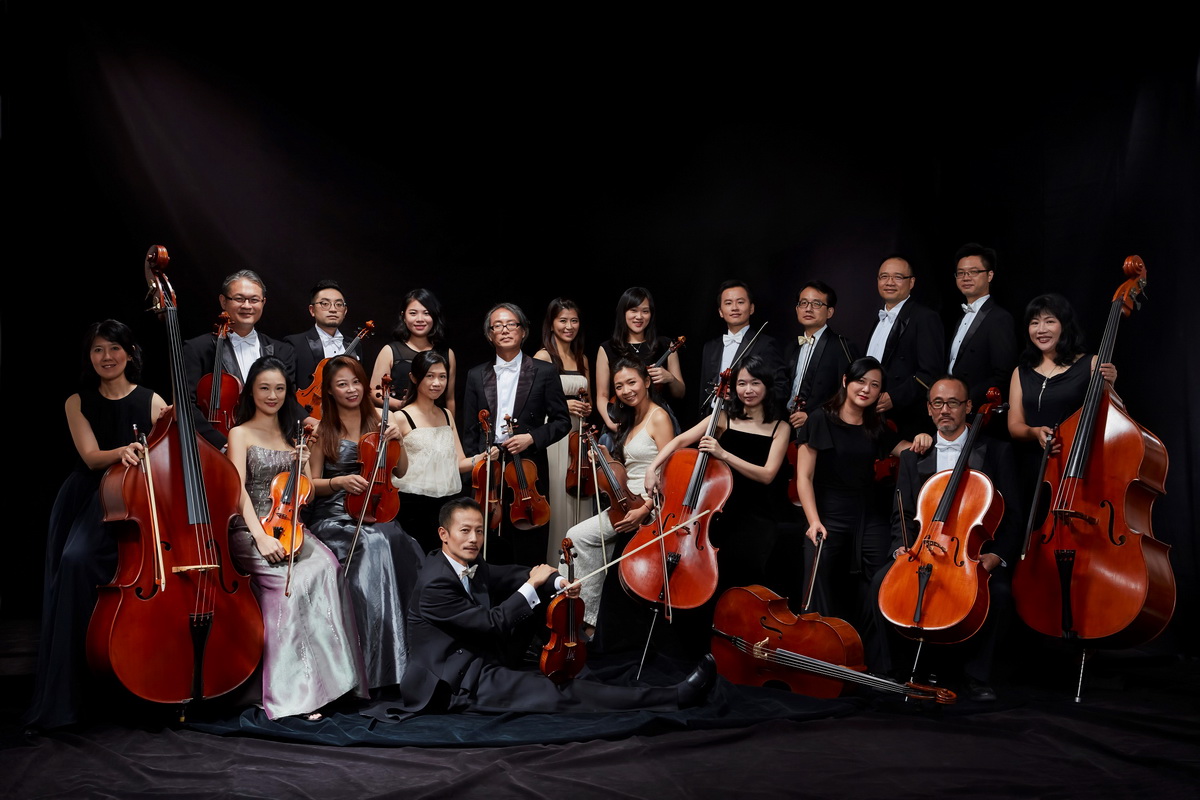 台灣絃樂團由小提琴家鄭斯鈞，號召國內最頂尖的青年絃樂演奏家所組成。
