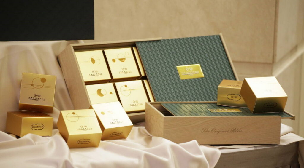 台糖長榮酒店(台南)推出金采情緣禮盒，沉穩大器，是企業送禮的絕佳選擇，企業訂單滿400盒以上，另享75折優惠。