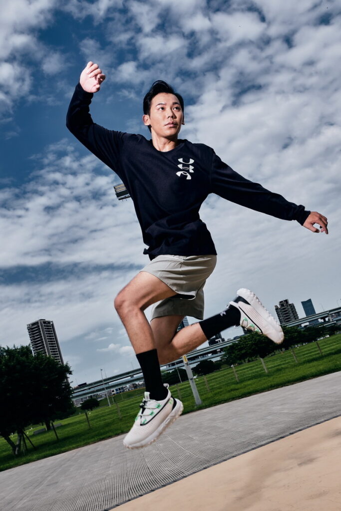 專業運動品牌UNDER ARMOUR因應運動愛好者需求，推出全新「UA ANYWHERE」系列服飾。
