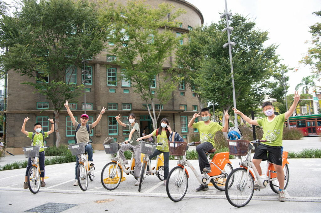 歡迎民眾騎乘Youbike 前往嘉油鐵馬道、kano遊客中心 