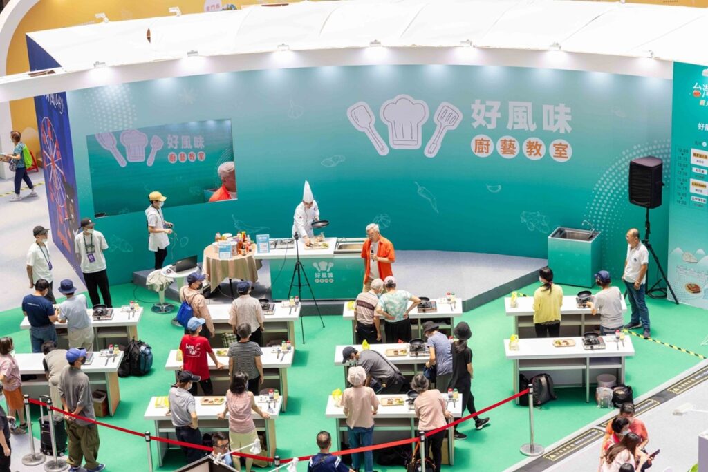 觀光局「台灣好風way館」天天舉辦廚藝教室，參與民眾場場爆滿互動熱絡