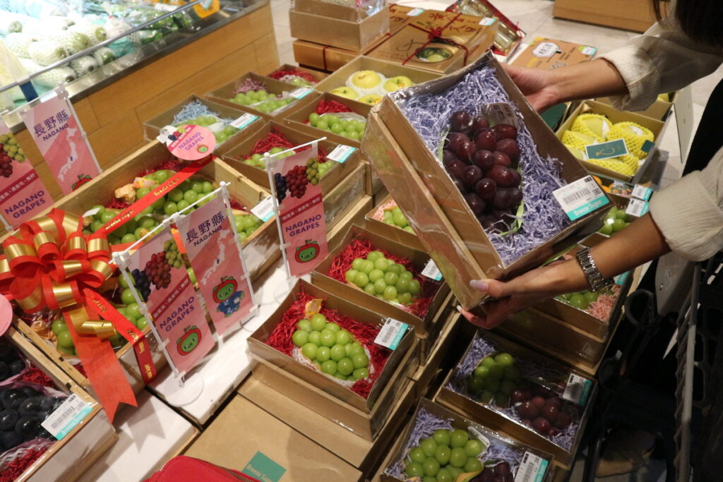 自9月14日（週四）起為期一週，台北三間微風超市（微風廣場、微風南京、微風南山）將同步銷售長野縣產葡萄。