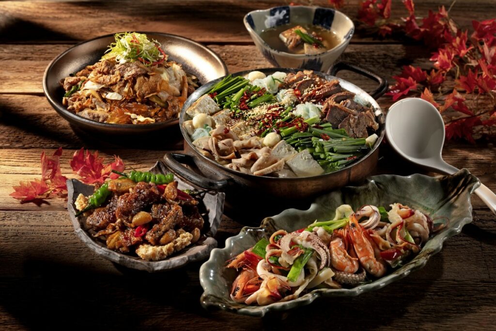 「博多牛腸風味鍋」呈現正宗福岡風味，還有多道特色十足的中華風炒物。圖/欣葉日本料理提供