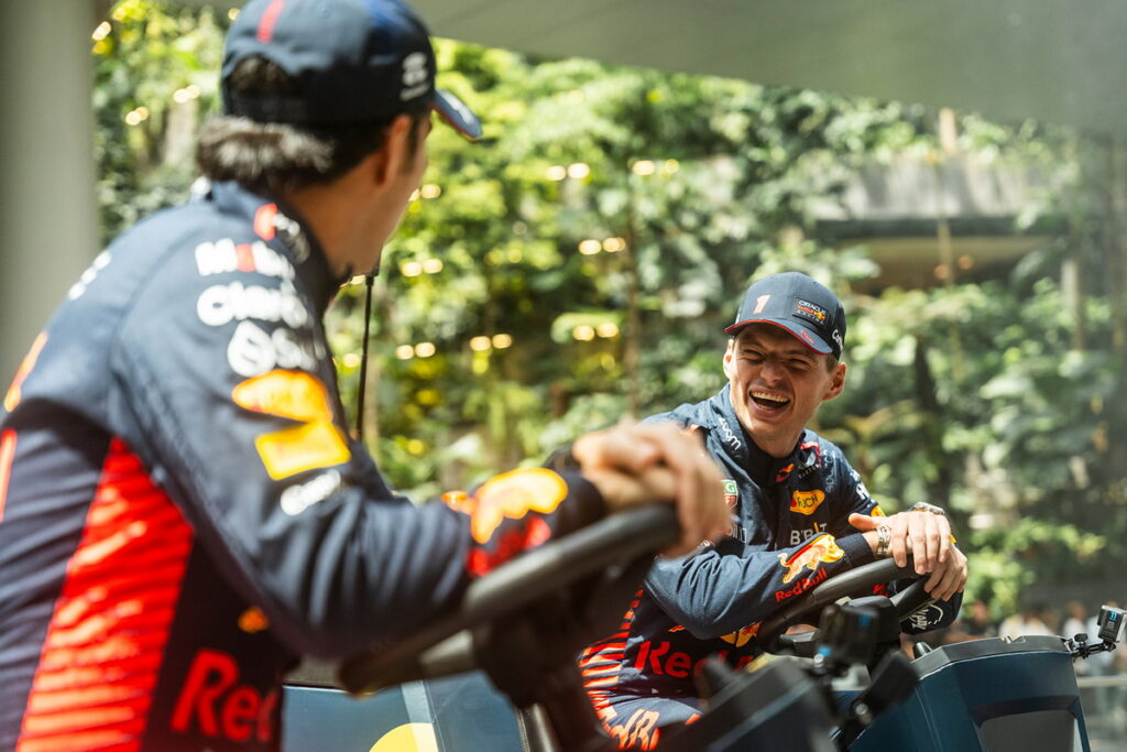 Red Bull 車手Max Verstappen攜手隊友Sergio Perez挑戰「全世界最乾淨的賽事」