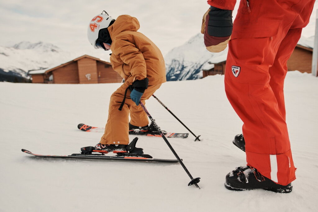  全包式滑雪假期包含免費團體滑雪課程及雪票