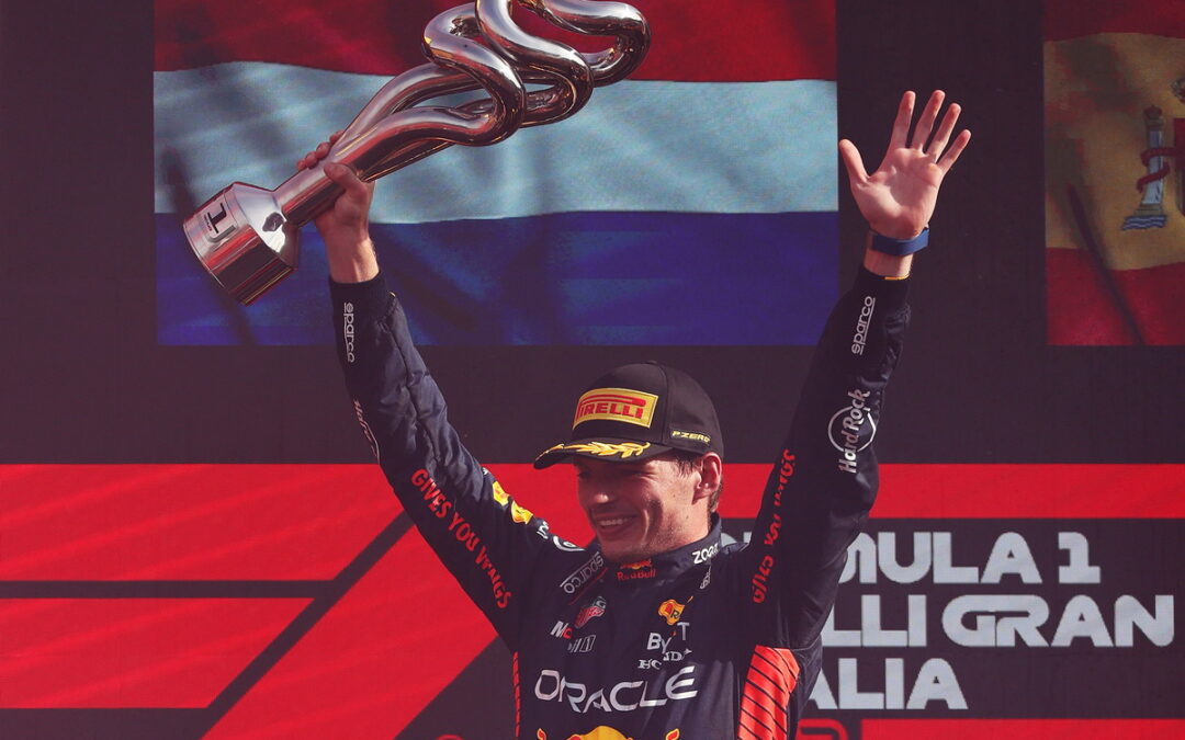 史上第一人！Max Verstappen單季十連勝，創下空前成就領軍Red Bull車隊保持本賽季全勝優勢