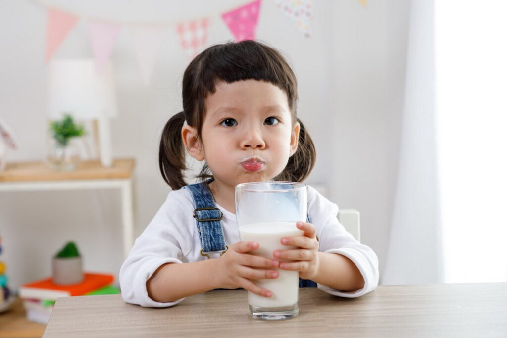 小農鮮奶正夯，奧丁丁市集分享開學季小農鮮奶家庭訂單成長六成多（圖shutterstock） (1)